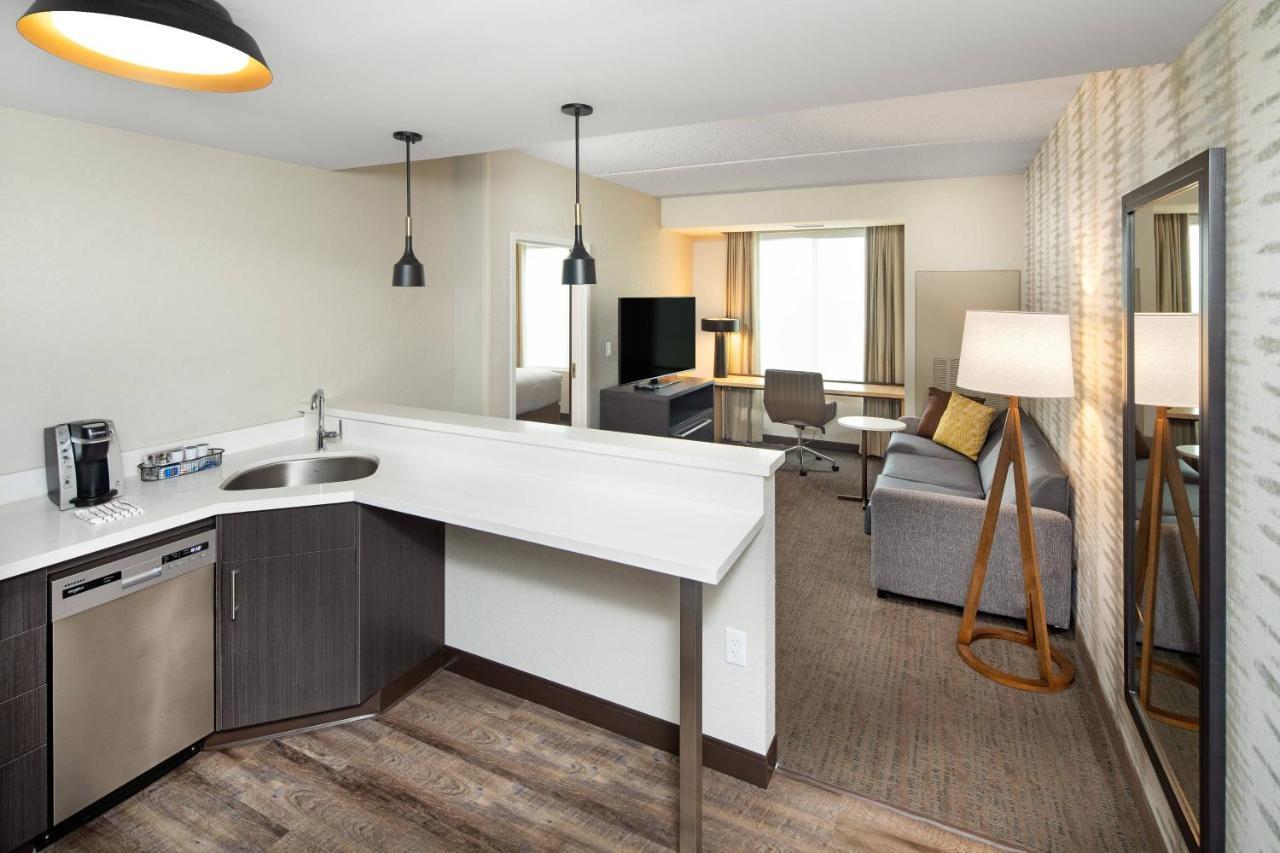 Residence Inn By Marriott Toronto Mississauga West Экстерьер фото